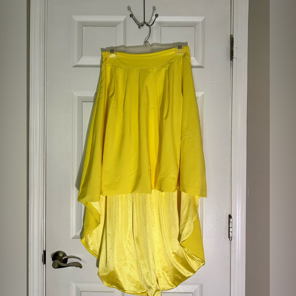 High low yellow skirt